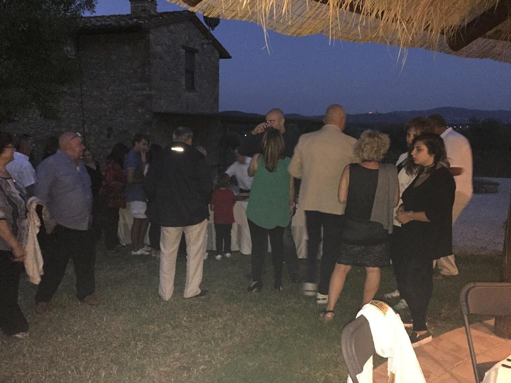 Azienda Agrituristica I Tre Casali Magione Exteriör bild